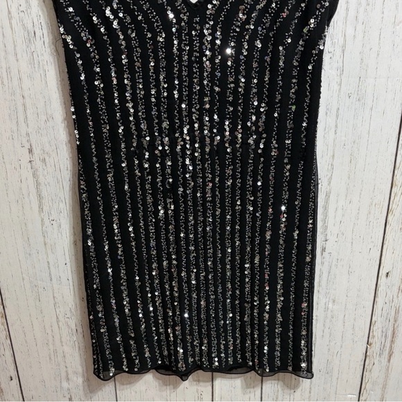 JS Collections Black and Silver Mini
Dress Size 8 - Picture 7 of 11